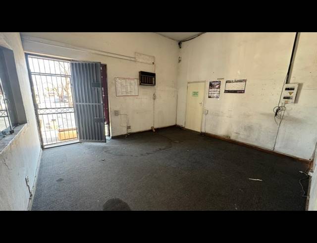 800M² WAREHOUSE TO LET IN PRETORIA WEST
